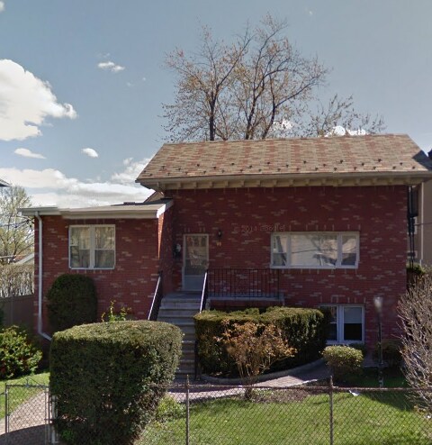 Building Photo - 28 Primrose Ave