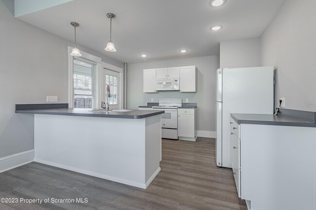 Foto del edificio - 802 Quincy Ave