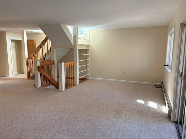 Building Photo - M9 Stonehedge Dr