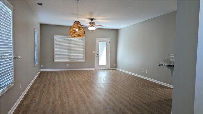 Building Photo - 9 Paddington Ln