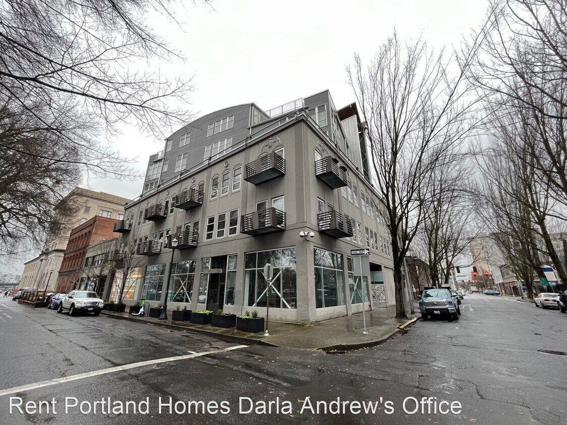 Primary Photo - Studio, 1 bath House - 725 NW Flanders St....