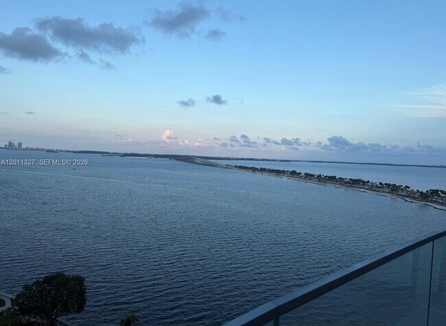 Foto del edificio - 175 SE 25th Rd