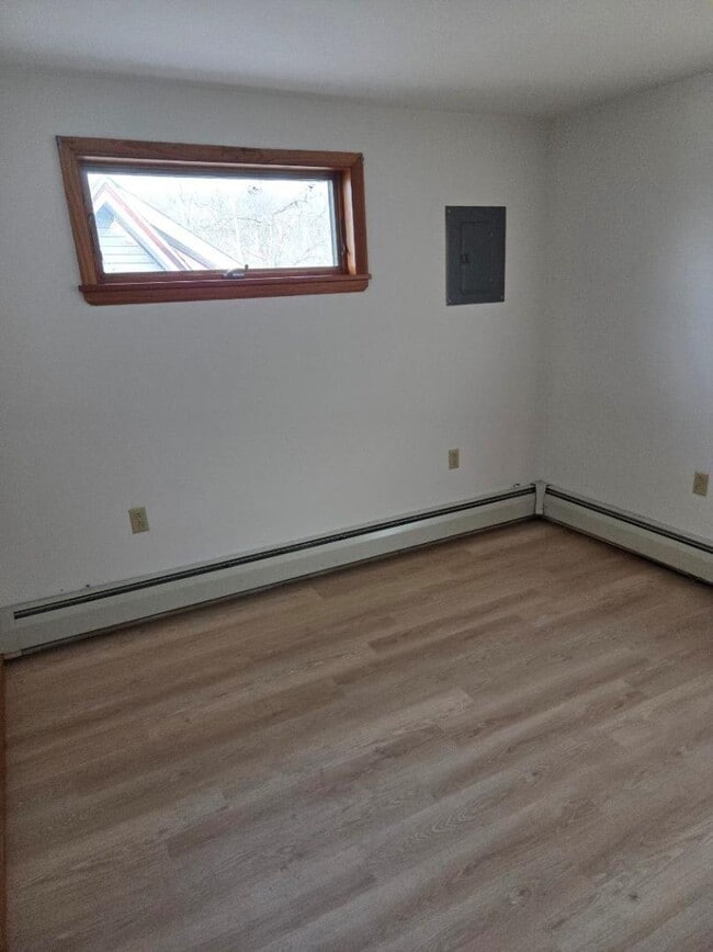 Building Photo - 155 School Ave