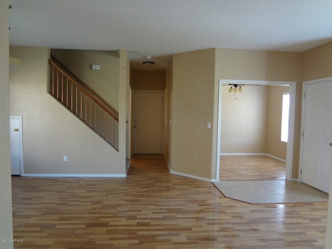 Foto del edificio - 1576 E Windsor Dr