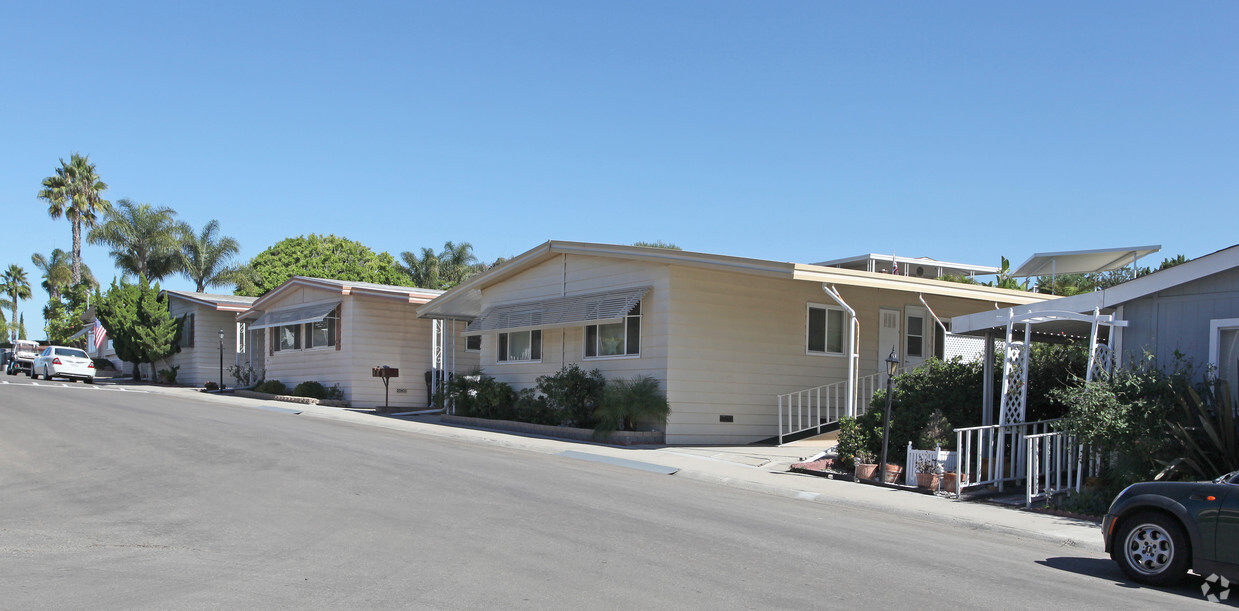 Building Photo - Ocean Bluffs