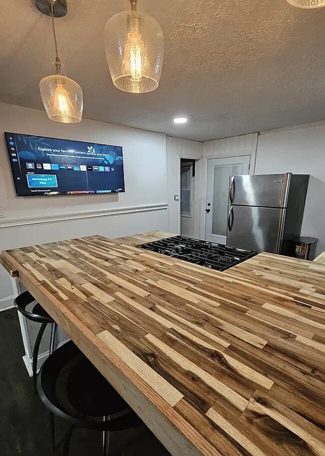 Building Photo - Room in Duplex on Polar Rock Pl SW