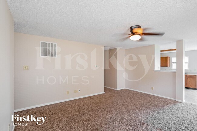 Building Photo - 744 Adagio Dr