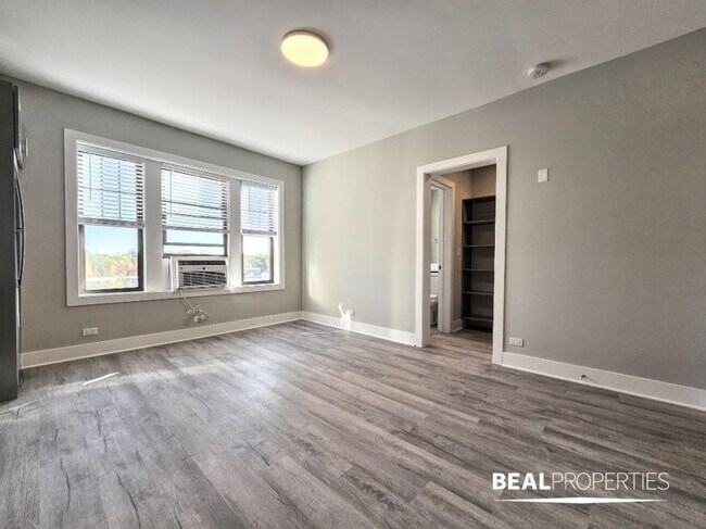 Foto del edificio - 0 bedroom in GLENCOE IL 60022