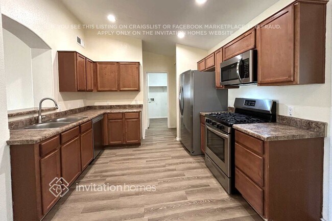 Foto del edificio - 16090 W Maricopa St