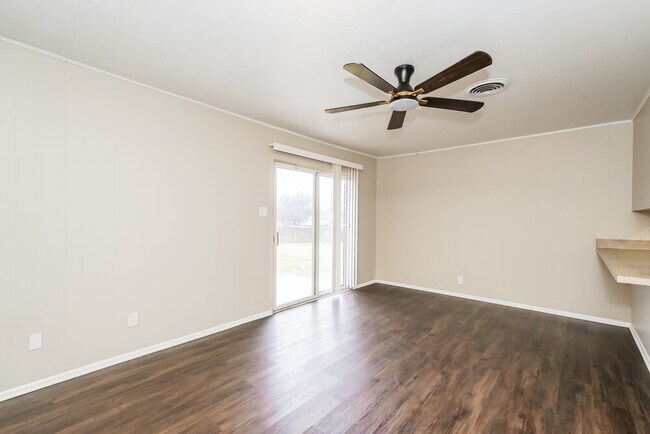 Foto del edificio - 6420 Valley Ridge Dr