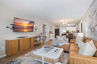 Building Photo - 215 Venus Ct