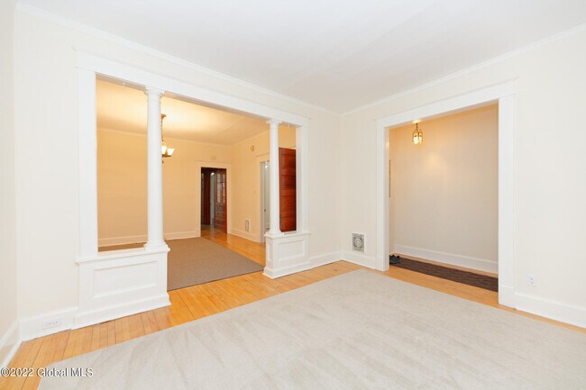 Building Photo - 1287 Parkwood Blvd