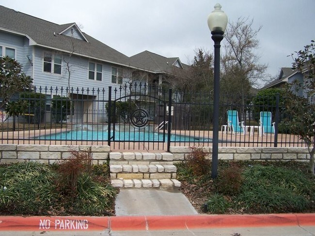 Foto del edificio - 1219 Canyon Creek Cir