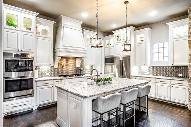 Building Photo - 3990 Sevilla Dr
