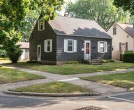 Building Photo - 2702 Coolidge St