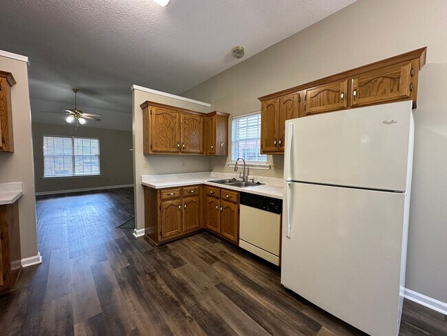 Foto del edificio - Olive Branch/ Center Hill Area- 3BR/ 2BA AVAILABLE NOW! New Flooring and Freshly Painted!