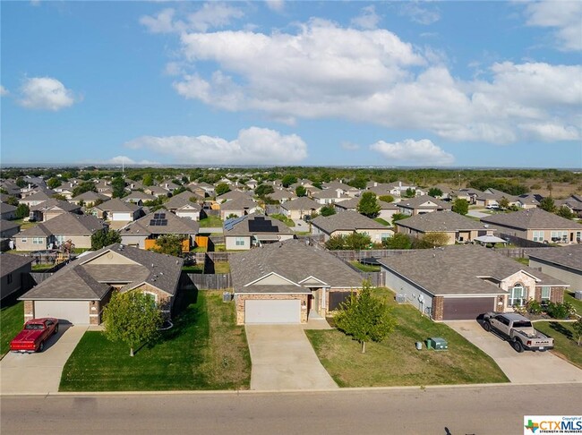 Building Photo - 1206 Jamestown Dr