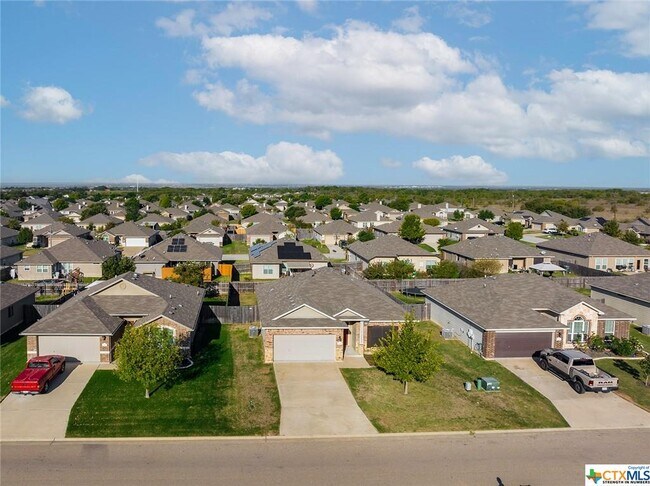 Foto del edificio - 1206 Jamestown Dr