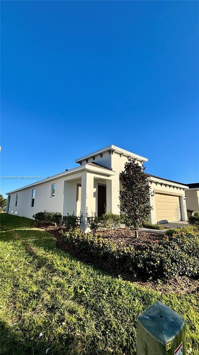 Building Photo - 219 Bottle Brush Dr