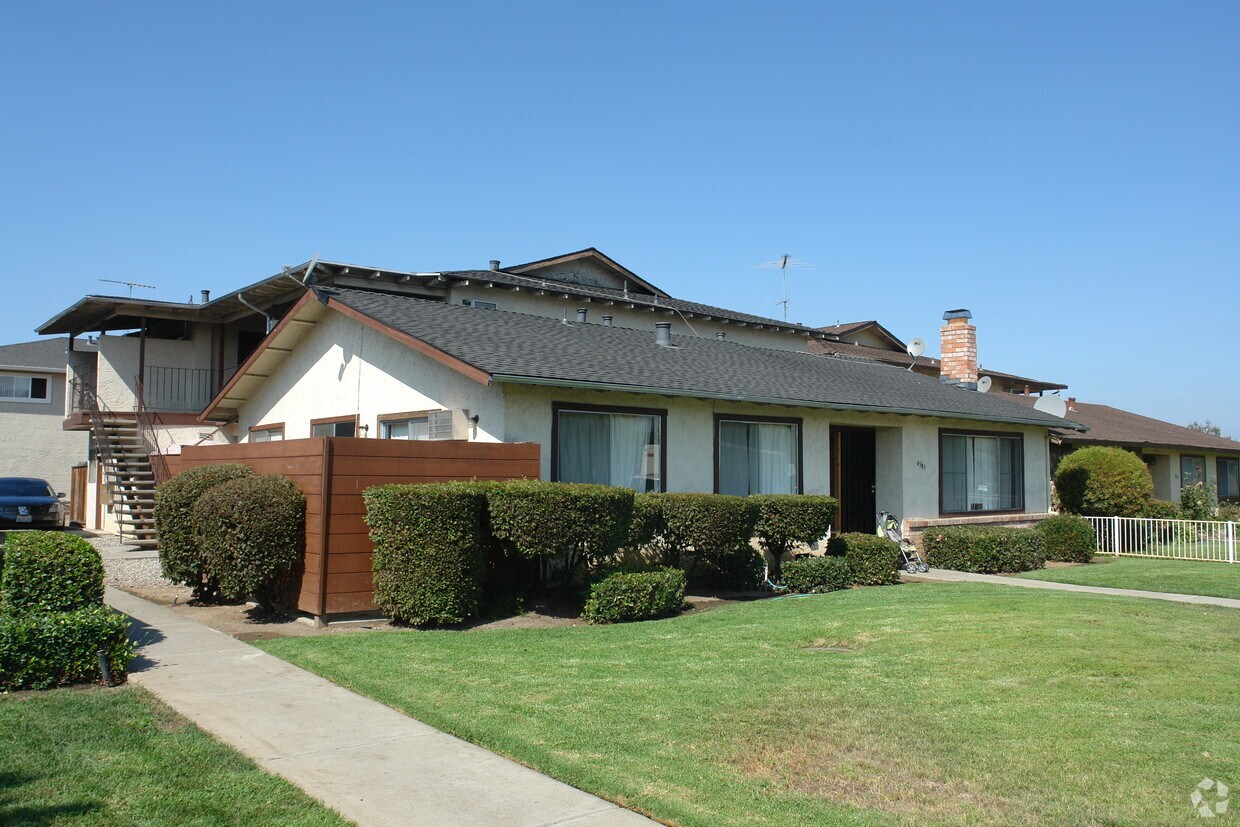 Primary Photo - 4583 Pearl Ave