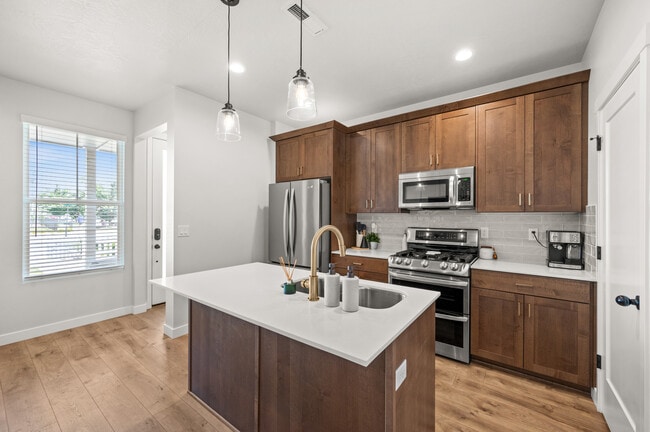 Building Photo - 5087 W Rambutan Way