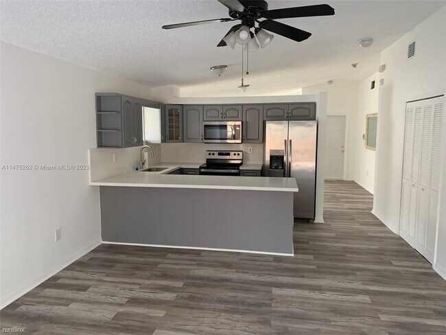 Foto del edificio - 3 br, 2 bath House - 14123 SW 9th St