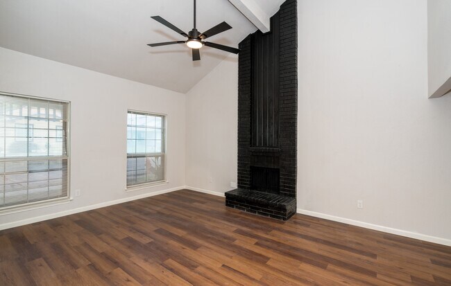 Foto del edificio - 731 Garden Meadow Dr