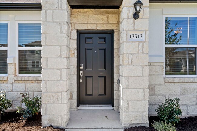 Building Photo - 13913 Gilwell Dr