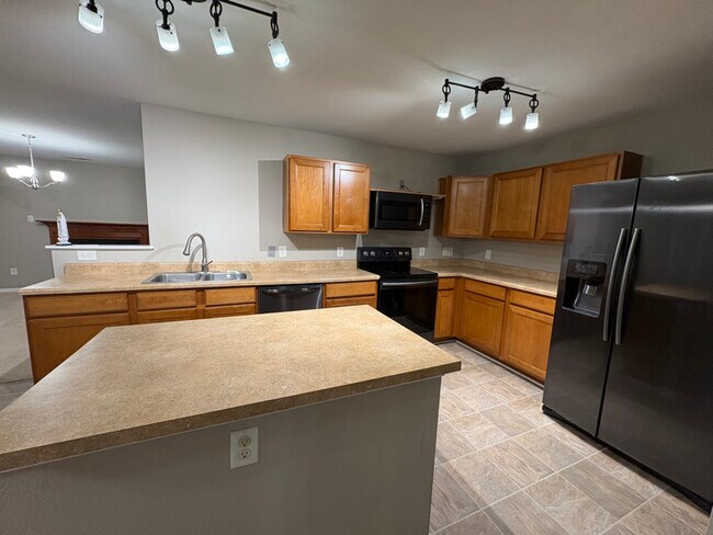 Building Photo - 722 Sinclair Dr