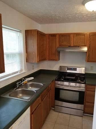Building Photo - Room in Single Family Home on Renyard Ct