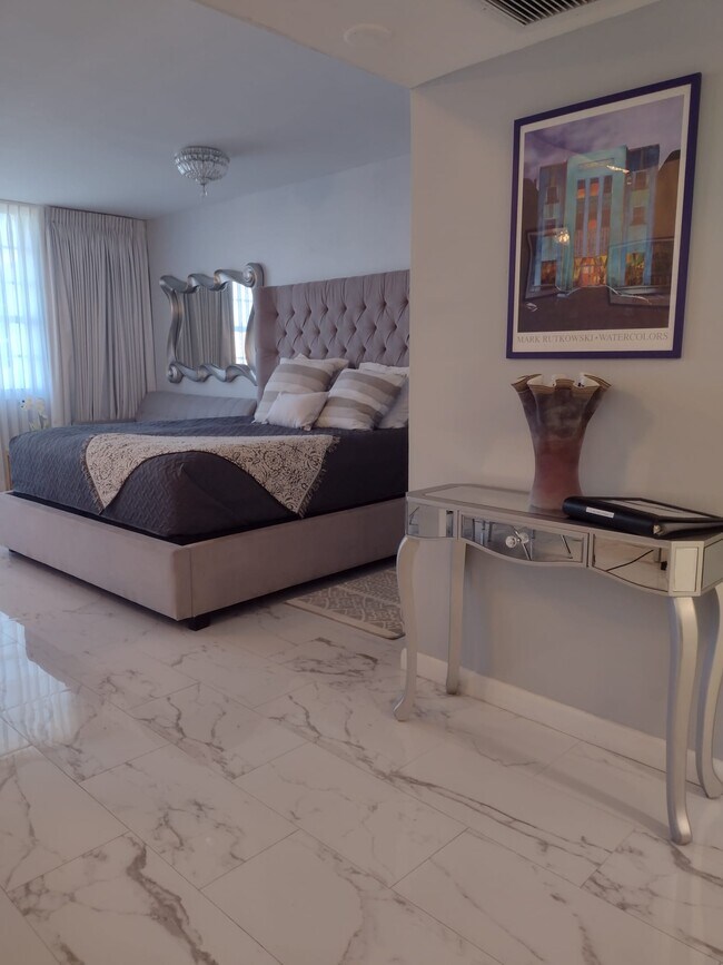 Cama tamaño king - 100 Lincoln Rd