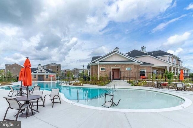 Foto del edificio - 9703 Tealbriar Dr