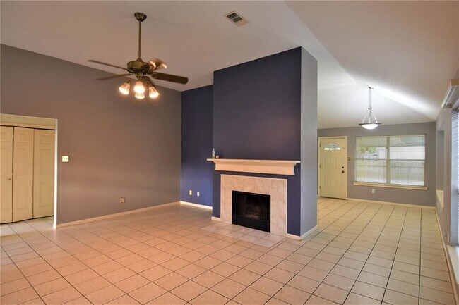 Foto del edificio - 6434 Bosley Ln