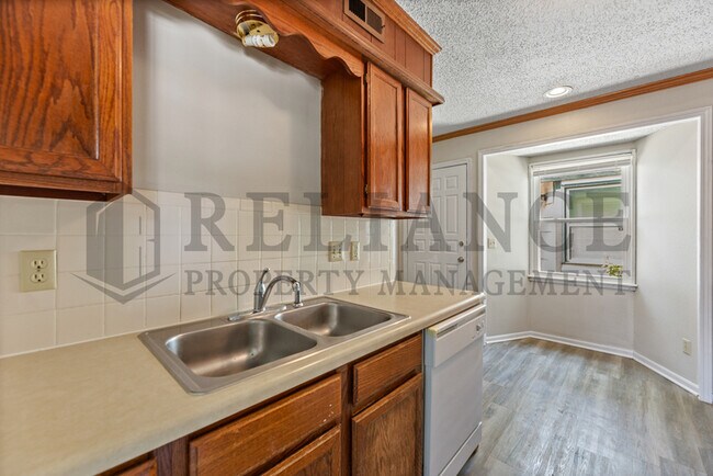Building Photo - 1753 N Woodrow Ct