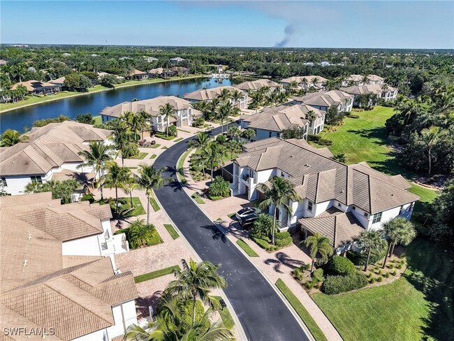 Foto del edificio - 8060 Players Cove Dr