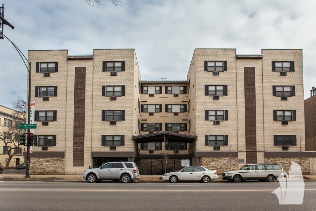 Primary Photo - 6720 N Sheridan Rd