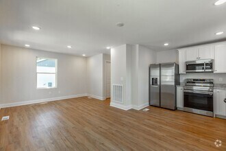 Building Photo - 2245 E 19th St