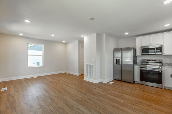 Photo - 1634 S Lyerly Street Apartment