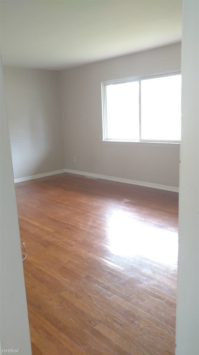 Building Photo - 4811 Weiss St