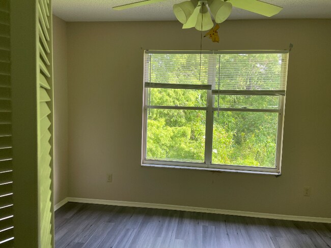 Foto del edificio - 2208 Northlake Dr