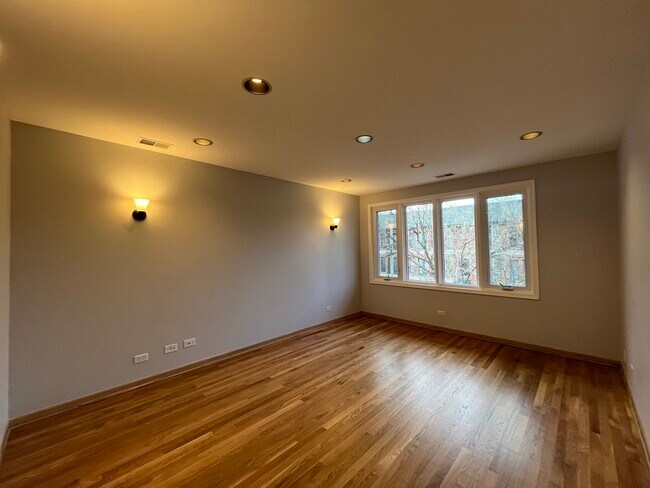 Foto del edificio - 449 W 37th St