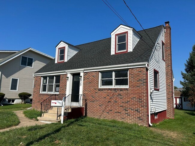 Foto del edificio - Recently Renovated 4 Bedroom House - Ready...