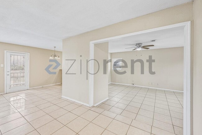 Building Photo - 6916 Shady Grove Dr