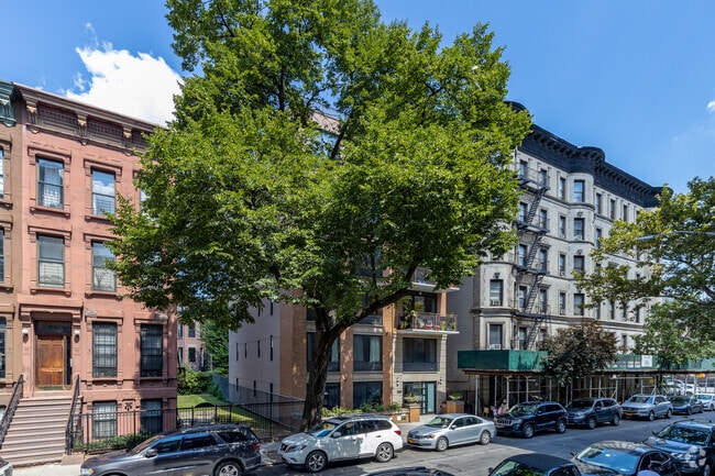 Building Photo - 5 W 127th St