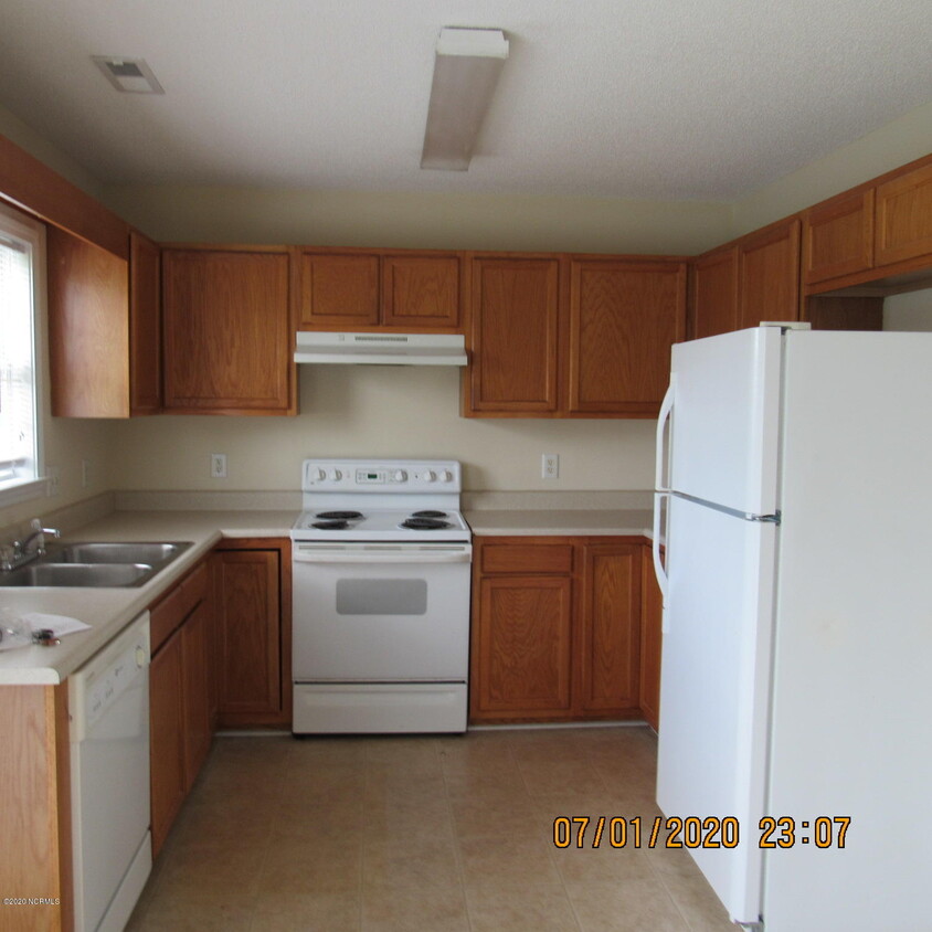 Building Photo - 2609 Hastings Dr