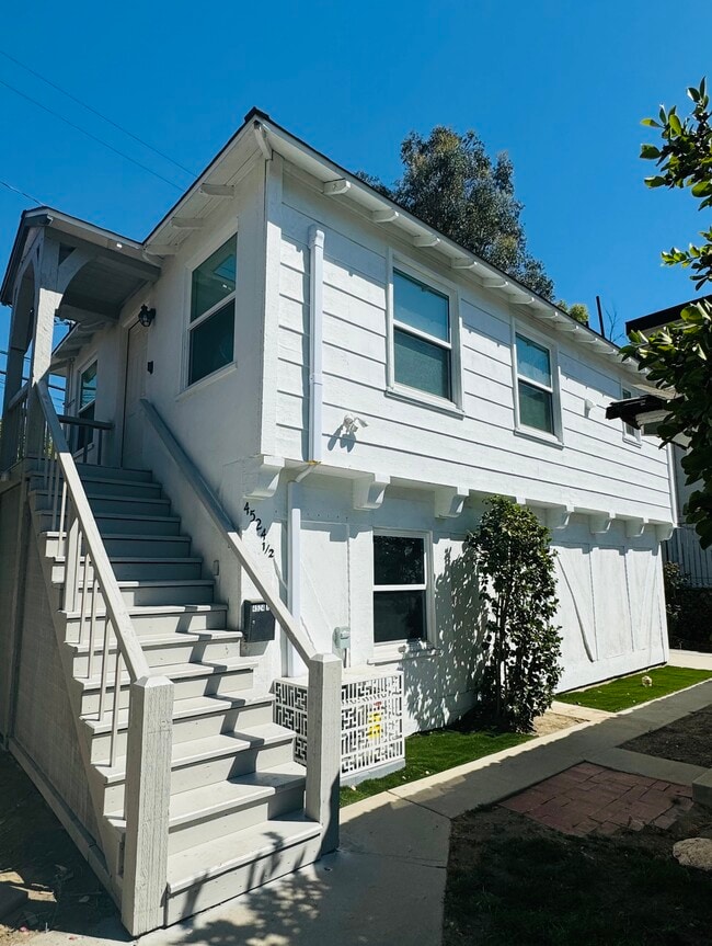 Private building - 4524 1/2 Laurel Canyon Blvd