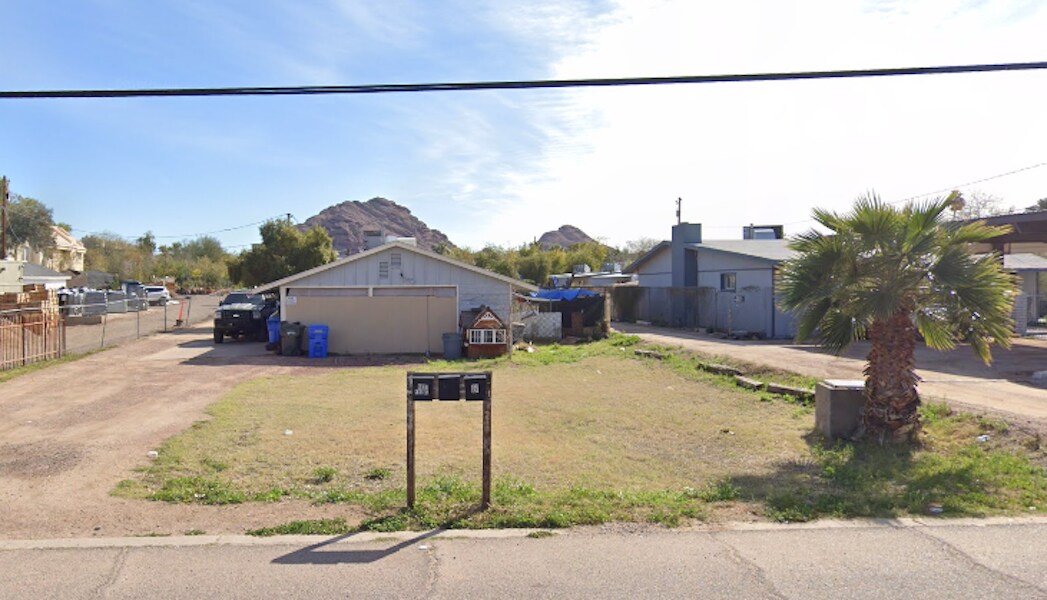 Primary Photo - 1821 N 51st St