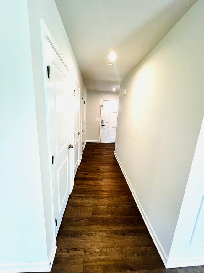 Building Photo - 1155 Bethel Ridge Dr