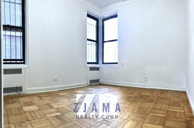 Foto del edificio - 715 St Marks Ave