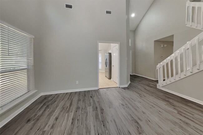 Building Photo - 22 S Rain Forest Ct